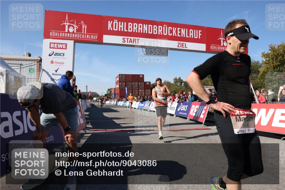 03.10.2025 - Köhlbrandbrückenlauf Lena Gebhardt http://msf.ph/oto/9043086 03.10.2025 12:59:25 Ziel 4108, 4119, 4371, 4441, 4940, 6060, 6154, 6391, 6484, 6609 meine-sportfotos.de