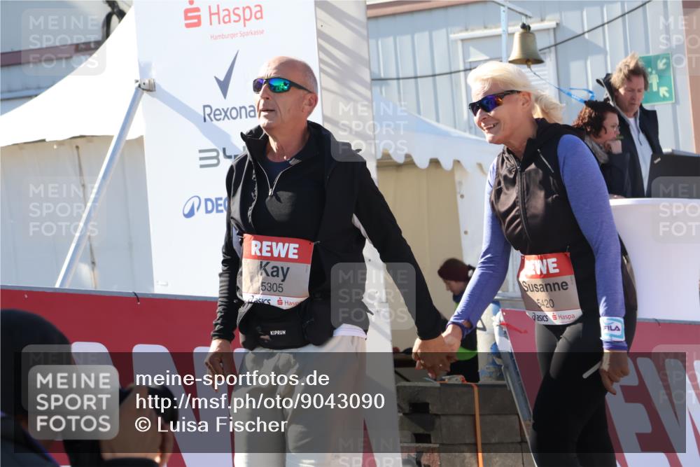03.10.2025 - Köhlbrandbrückenlauf Luisa Fischer http://msf.ph/oto/9043090 03.10.2025 13:37:50 Ziel 4014, 5201, 5305, 5384, 5420, 6295 meine-sportfotos.de