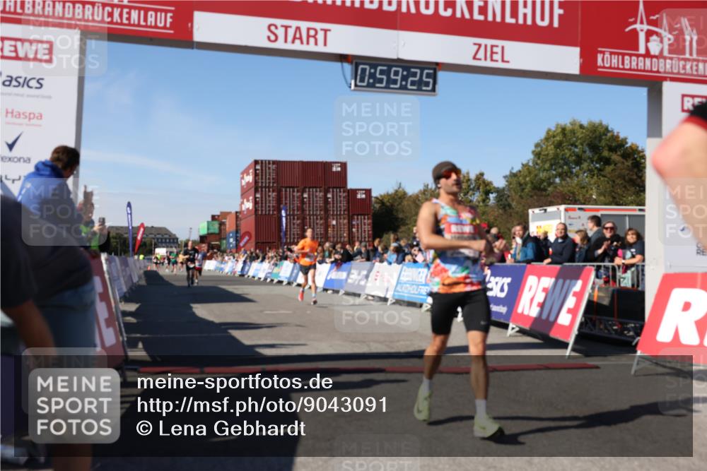 03.10.2025 - Köhlbrandbrückenlauf Lena Gebhardt http://msf.ph/oto/9043091 03.10.2025 12:59:25 Ziel 4108, 4119, 4371, 4441, 4940, 6060, 6154, 6391, 6484, 6609 meine-sportfotos.de