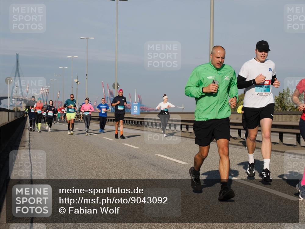 03.10.2025 - Köhlbrandbrückenlauf Fabian Wolf http://msf.ph/oto/9043092 03.10.2025 09:56:18 Position 3 3157 meine-sportfotos.de