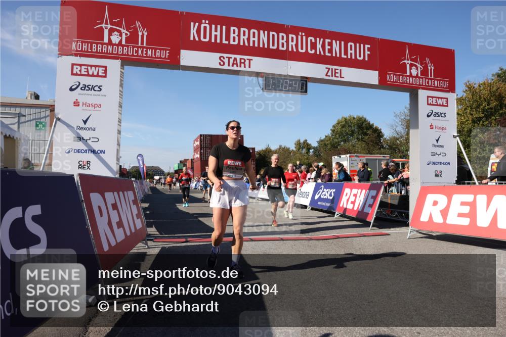 03.10.2025 - Köhlbrandbrückenlauf Lena Gebhardt http://msf.ph/oto/9043094 03.10.2025 13:18:40 Ziel 4154, 4606, 4796, 4812, 4826, 5115, 5178, 6084, 6429, 6500, 6596, 6700, 6758 meine-sportfotos.de