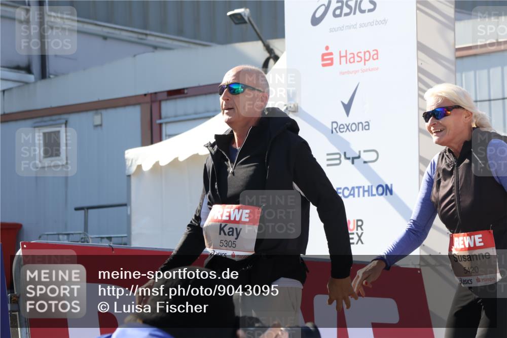 03.10.2025 - Köhlbrandbrückenlauf Luisa Fischer http://msf.ph/oto/9043095 03.10.2025 13:37:50 Ziel 4014, 5201, 5305, 5384, 5420, 6295 meine-sportfotos.de