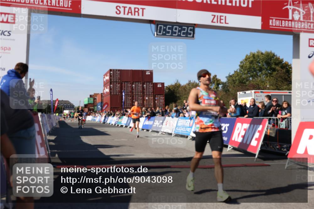 03.10.2025 - Köhlbrandbrückenlauf Lena Gebhardt http://msf.ph/oto/9043098 03.10.2025 12:59:25 Ziel 4108, 4119, 4371, 4441, 4940, 6060, 6154, 6391, 6484, 6609 meine-sportfotos.de