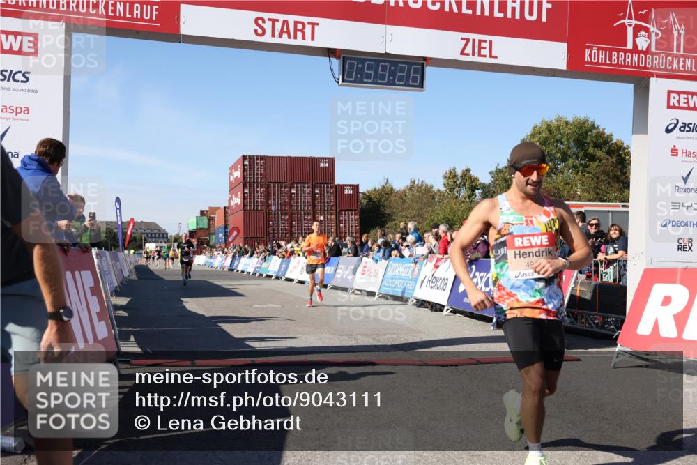 03.10.2025 - Köhlbrandbrückenlauf Lena Gebhardt http://msf.ph/oto/9043111 03.10.2025 12:59:26 Ziel 4108, 4119, 4371, 4441, 4940, 6060, 6154, 6391, 6484, 6609 meine-sportfotos.de