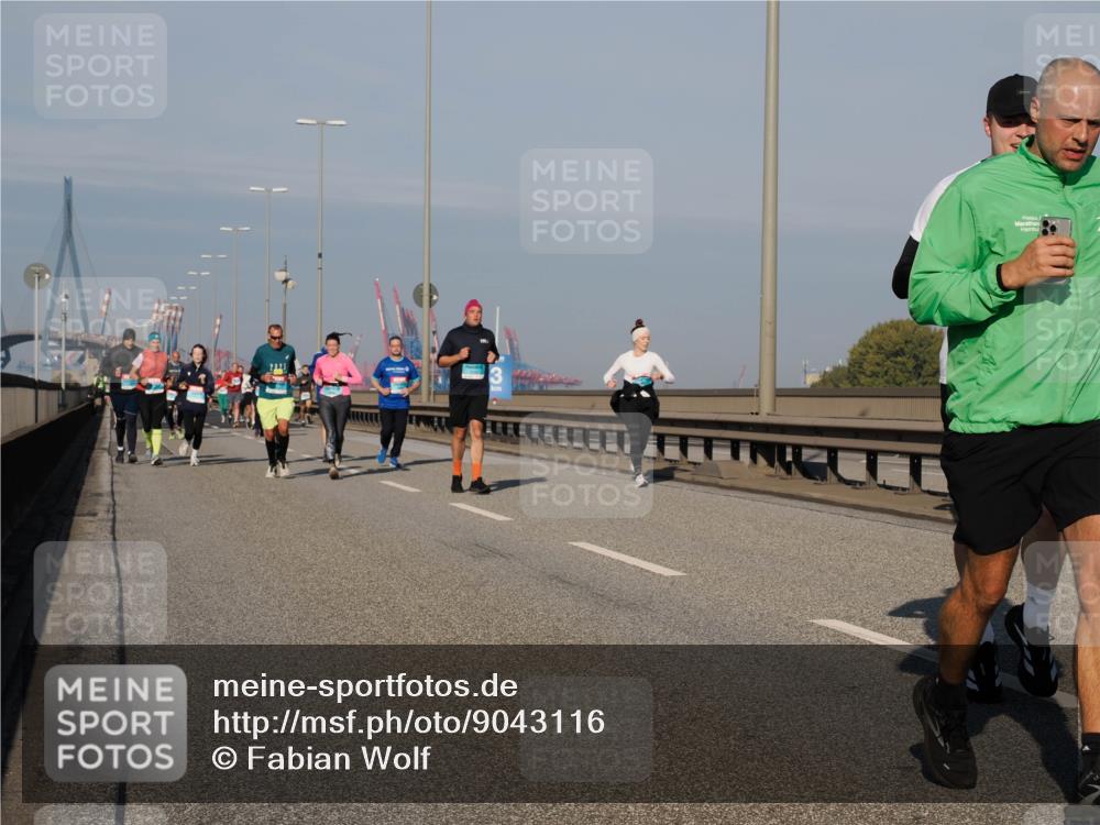 03.10.2025 - Köhlbrandbrückenlauf Fabian Wolf http://msf.ph/oto/9043116 03.10.2025 09:56:19 Position 3  meine-sportfotos.de
