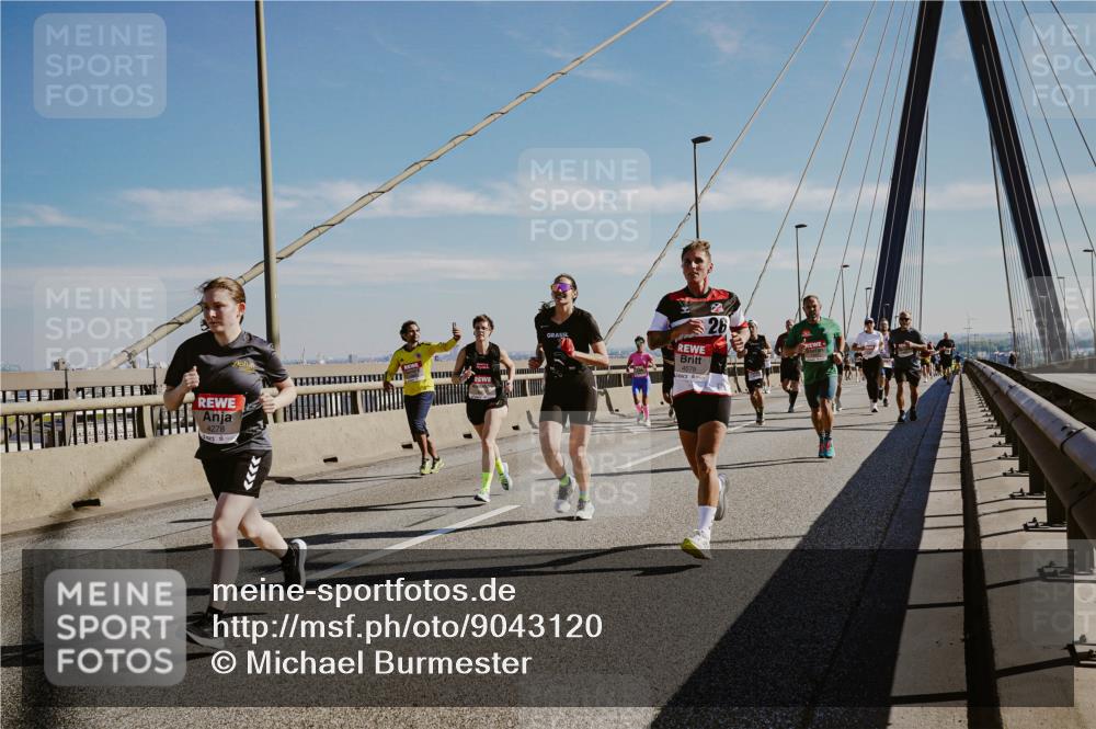 03.10.2025 - Köhlbrandbrückenlauf Michael Burmester http://msf.ph/oto/9043120 03.10.2025 12:24:34 Position 1 4278 meine-sportfotos.de