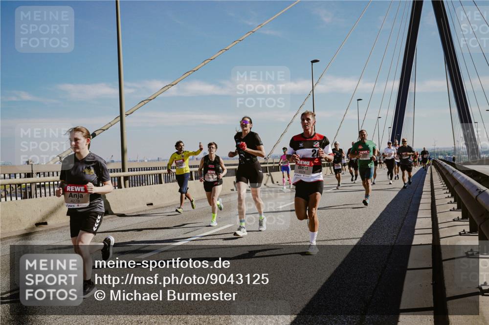 03.10.2025 - Köhlbrandbrückenlauf Michael Burmester http://msf.ph/oto/9043125 03.10.2025 12:24:34 Position 1 4278, 26 meine-sportfotos.de