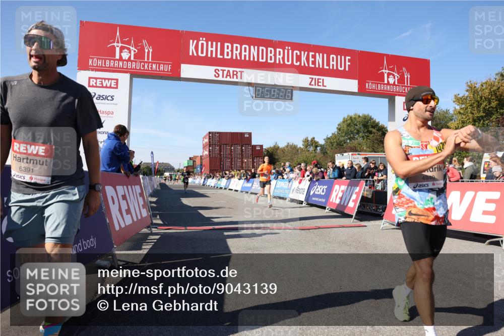 03.10.2025 - Köhlbrandbrückenlauf Lena Gebhardt http://msf.ph/oto/9043139 03.10.2025 12:59:27 Ziel 4108, 4119, 4371, 4441, 4940, 6060, 6154, 6325, 6484, 6609 meine-sportfotos.de