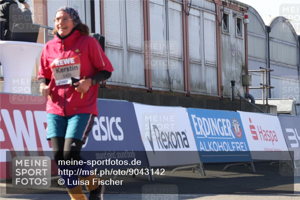 03.10.2025 - Köhlbrandbrückenlauf Luisa Fischer http://msf.ph/oto/9043142 03.10.2025 13:38:00 Ziel 4014, 5409 meine-sportfotos.de