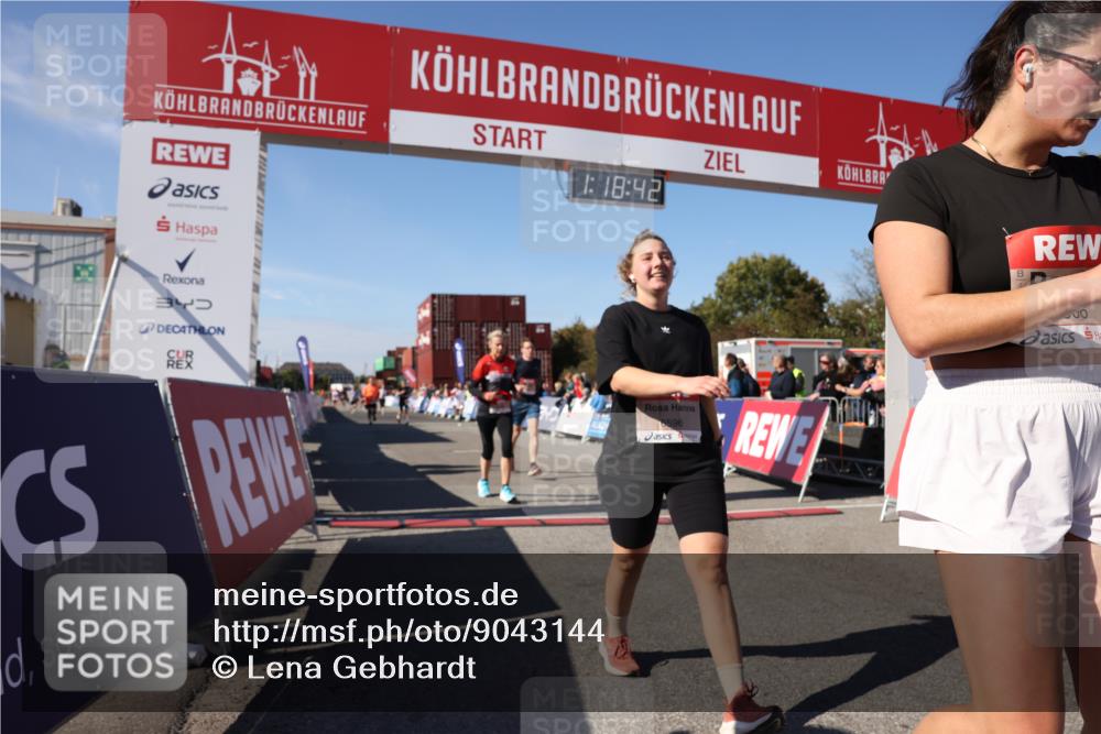 03.10.2025 - Köhlbrandbrückenlauf Lena Gebhardt http://msf.ph/oto/9043144 03.10.2025 13:18:42 Ziel 4077, 4606, 4796, 4812, 4826, 5115, 5178, 6084, 6429, 6500, 6506, 6556, 6596, 6700, 6758 meine-sportfotos.de