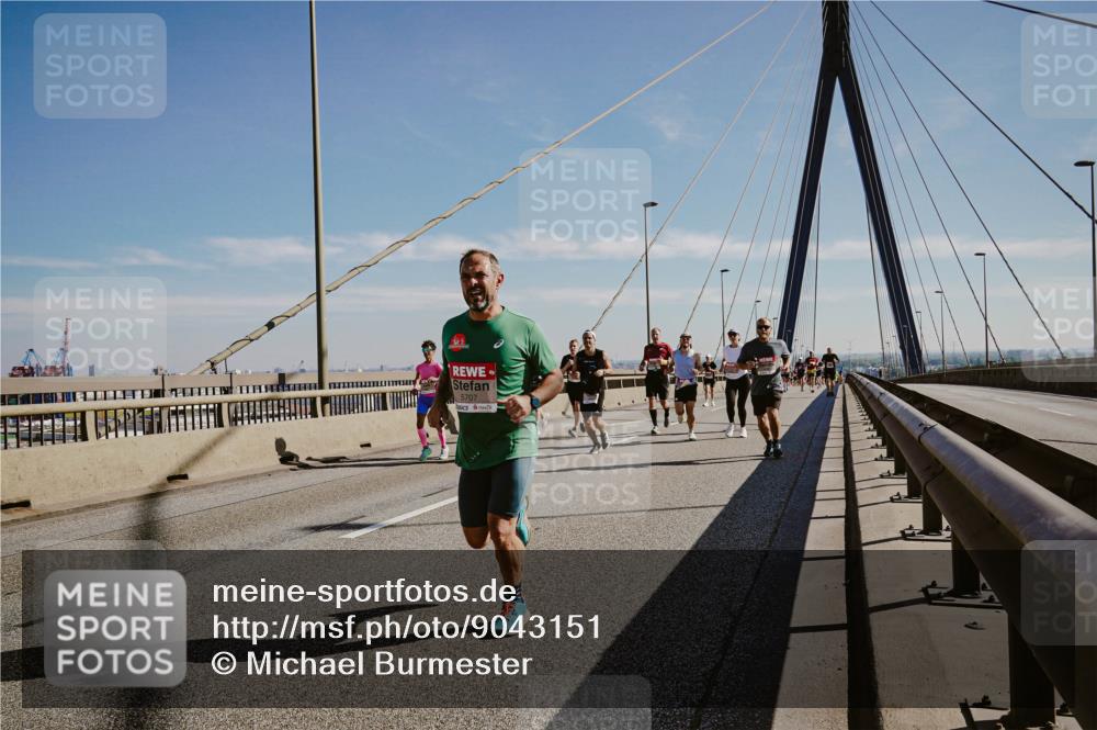 03.10.2025 - Köhlbrandbrückenlauf Michael Burmester http://msf.ph/oto/9043151 03.10.2025 12:24:37 Position 1 5707 meine-sportfotos.de