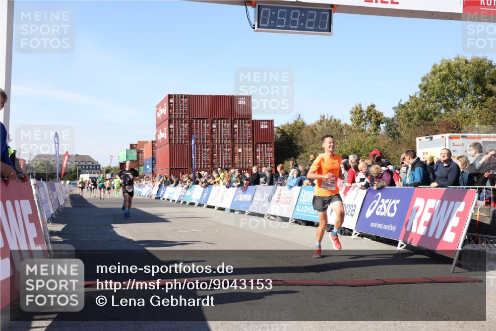 03.10.2025 - Köhlbrandbrückenlauf Lena Gebhardt http://msf.ph/oto/9043153 03.10.2025 12:59:27 Ziel 4108, 4119, 4371, 4441, 4940, 6060, 6154, 6325, 6484, 6609 meine-sportfotos.de