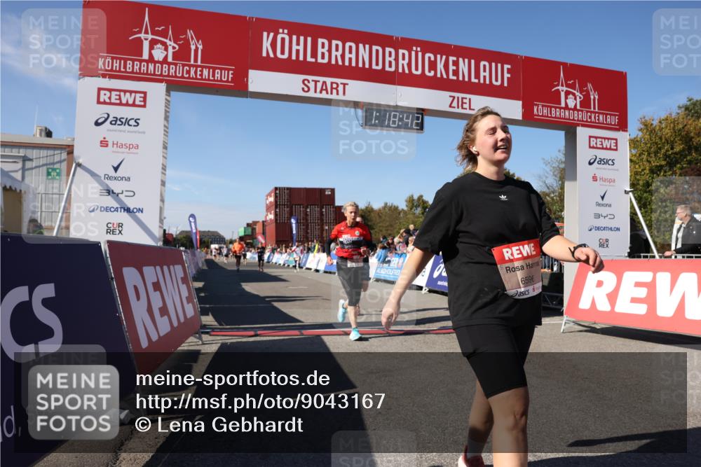 03.10.2025 - Köhlbrandbrückenlauf Lena Gebhardt http://msf.ph/oto/9043167 03.10.2025 13:18:43 Ziel 4077, 4606, 4796, 4812, 5115, 5178, 6084, 6429, 6500, 6506, 6556, 6596, 6758 meine-sportfotos.de