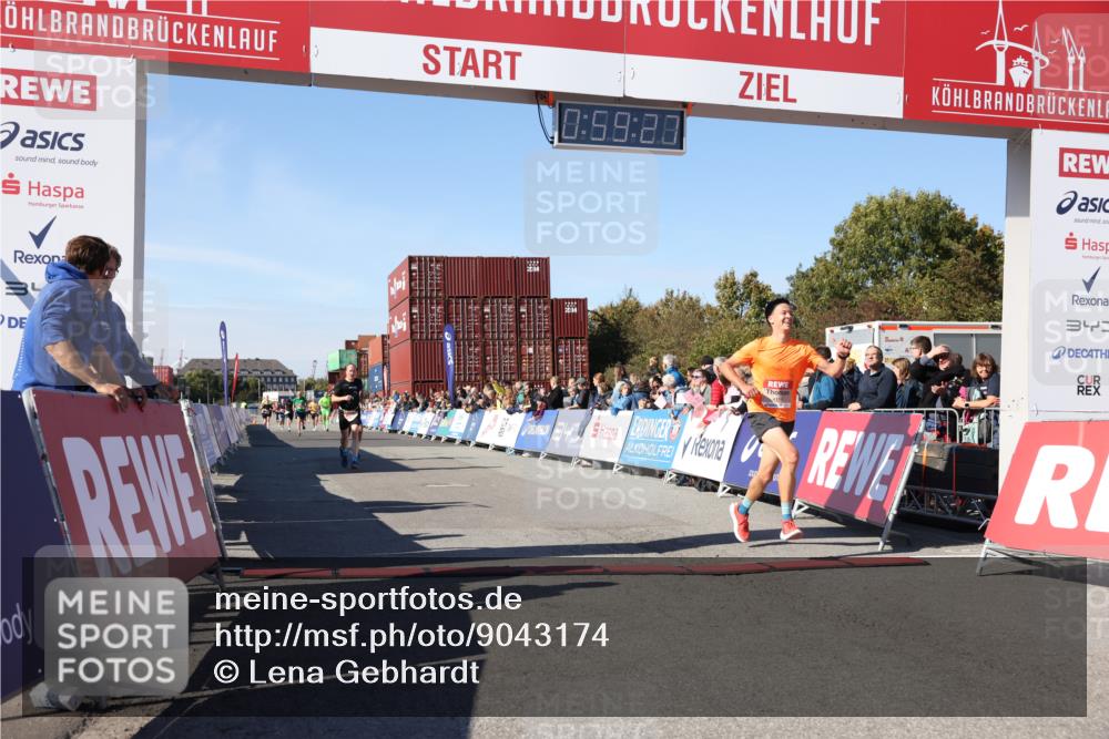 03.10.2025 - Köhlbrandbrückenlauf Lena Gebhardt http://msf.ph/oto/9043174 03.10.2025 12:59:28 Ziel 4108, 4119, 4371, 4940, 6060, 6154, 6325, 6484, 6609 meine-sportfotos.de