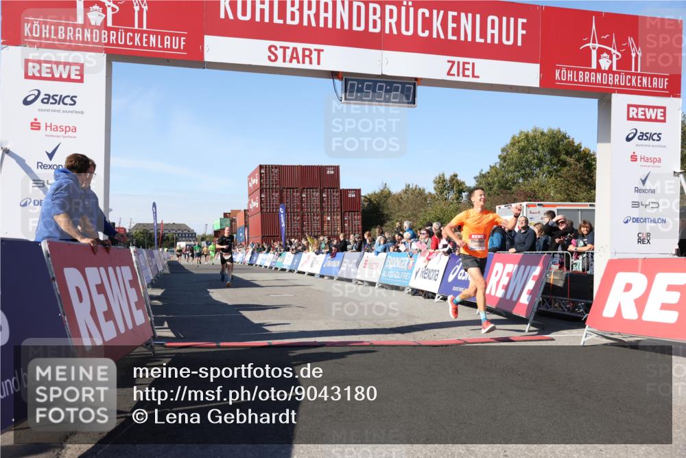 03.10.2025 - Köhlbrandbrückenlauf Lena Gebhardt http://msf.ph/oto/9043180 03.10.2025 12:59:28 Ziel 4108, 4119, 4371, 4940, 6060, 6154, 6325, 6484, 6609 meine-sportfotos.de