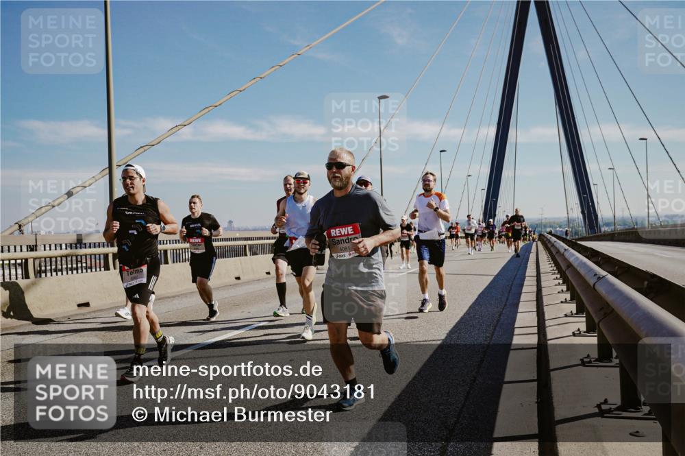 03.10.2025 - Köhlbrandbrückenlauf Michael Burmester http://msf.ph/oto/9043181 03.10.2025 12:24:39 Position 1 4081 meine-sportfotos.de