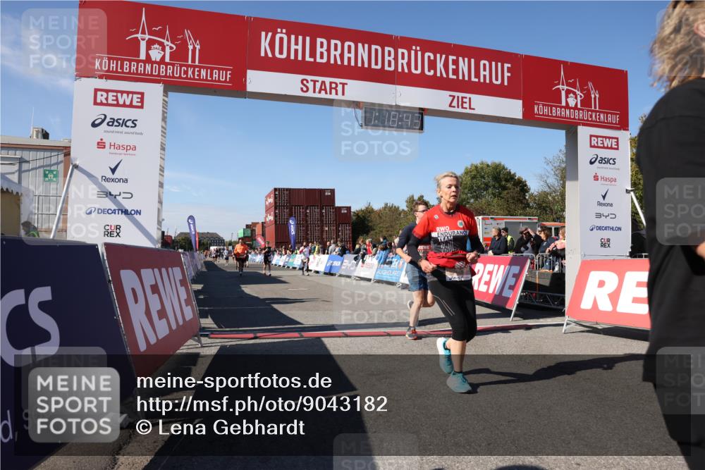 03.10.2025 - Köhlbrandbrückenlauf Lena Gebhardt http://msf.ph/oto/9043182 03.10.2025 13:18:44 Ziel 4077, 4606, 4796, 4812, 5115, 5178, 6429, 6500, 6506, 6556, 6596, 6758 meine-sportfotos.de