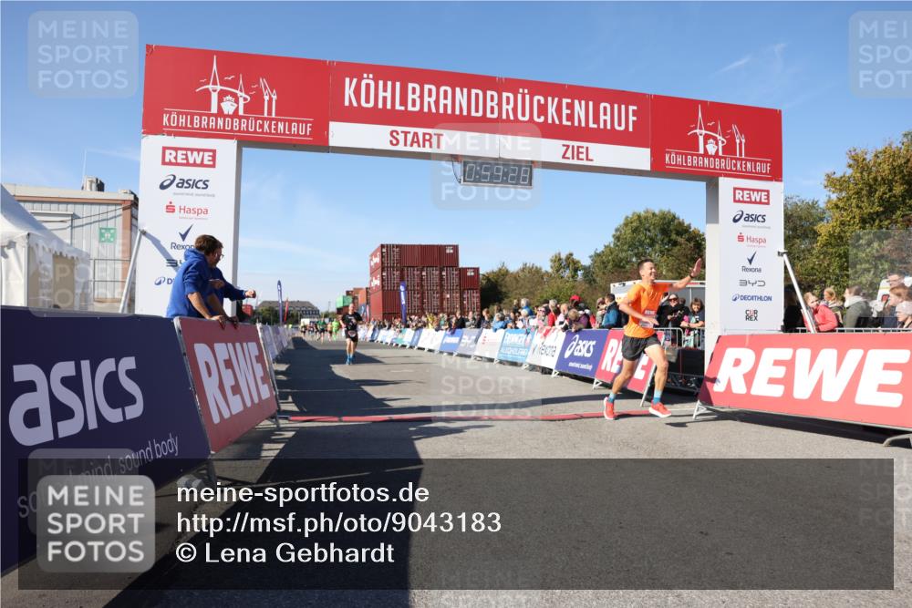 03.10.2025 - Köhlbrandbrückenlauf Lena Gebhardt http://msf.ph/oto/9043183 03.10.2025 12:59:28 Ziel 4108, 4119, 4371, 4940, 6060, 6154, 6325, 6484, 6609 meine-sportfotos.de