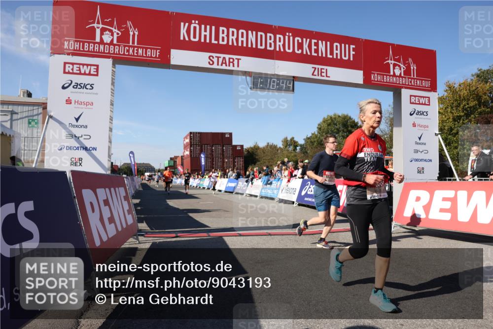 03.10.2025 - Köhlbrandbrückenlauf Lena Gebhardt http://msf.ph/oto/9043193 03.10.2025 13:18:44 Ziel 4077, 4606, 4796, 4812, 5115, 5178, 6429, 6500, 6506, 6556, 6596, 6758 meine-sportfotos.de