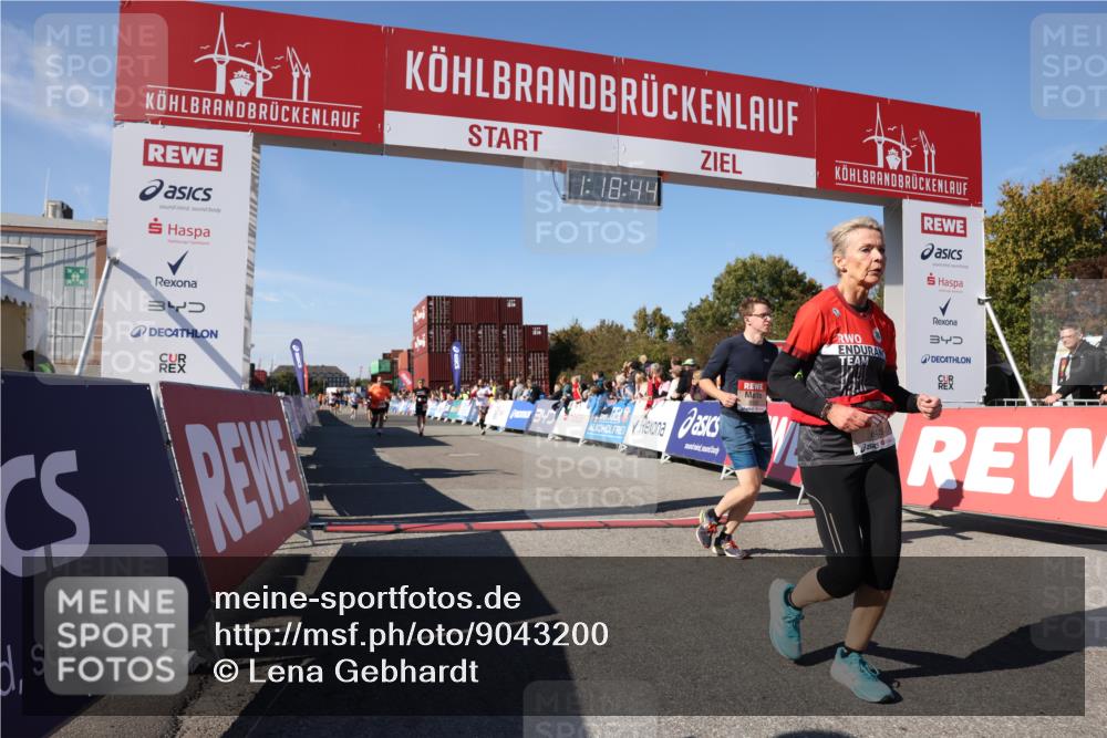 03.10.2025 - Köhlbrandbrückenlauf Lena Gebhardt http://msf.ph/oto/9043200 03.10.2025 13:18:44 Ziel 4077, 4606, 4796, 4812, 5115, 5178, 6429, 6500, 6506, 6556, 6596, 6758 meine-sportfotos.de