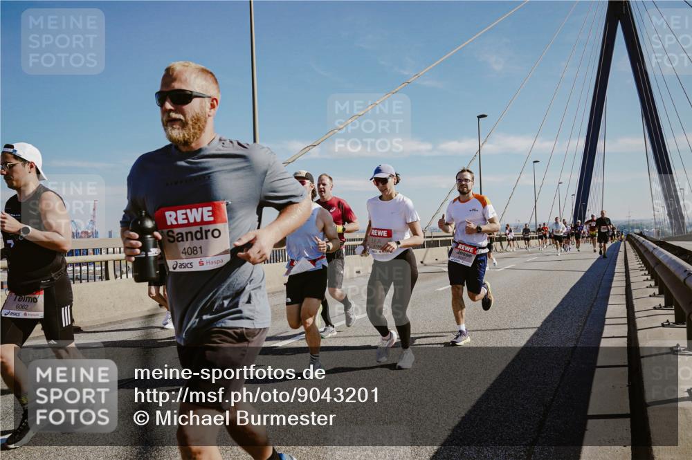 03.10.2025 - Köhlbrandbrückenlauf Michael Burmester http://msf.ph/oto/9043201 03.10.2025 12:24:39 Position 1 6062, 4081 meine-sportfotos.de