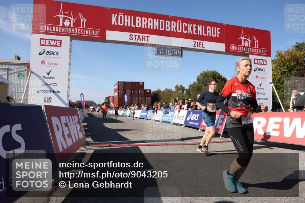 03.10.2025 - Köhlbrandbrückenlauf Lena Gebhardt http://msf.ph/oto/9043205 03.10.2025 13:18:44 Ziel 4077, 4606, 4796, 4812, 5115, 5178, 6429, 6500, 6506, 6556, 6596, 6758 meine-sportfotos.de