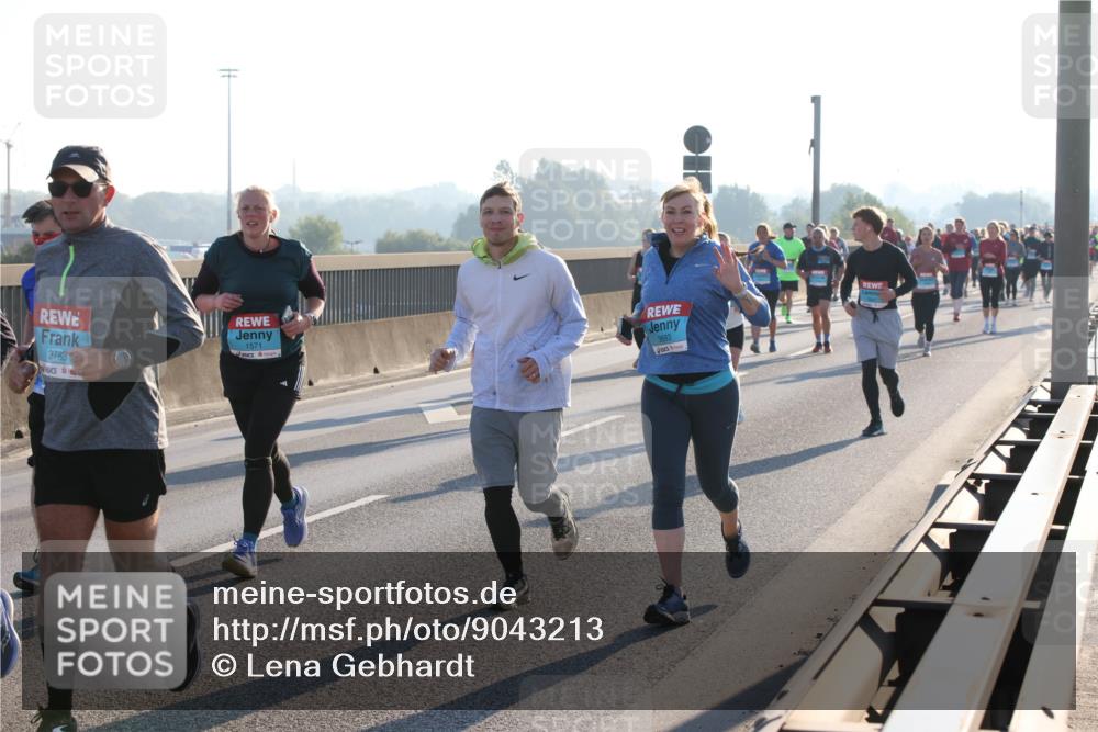03.10.2025 - Köhlbrandbrückenlauf Lena Gebhardt http://msf.ph/oto/9043213 03.10.2025 09:26:28 Position 1 2783, 1571 meine-sportfotos.de