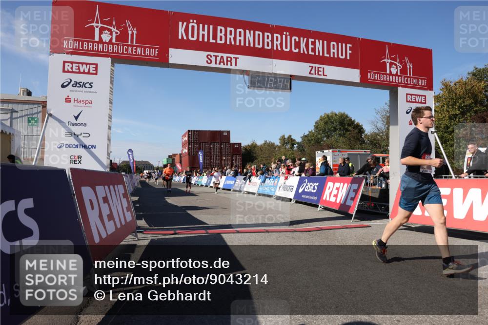 03.10.2025 - Köhlbrandbrückenlauf Lena Gebhardt http://msf.ph/oto/9043214 03.10.2025 13:18:45 Ziel 4077, 4606, 4796, 4812, 5115, 6429, 6500, 6506, 6556, 6596, 6758 meine-sportfotos.de
