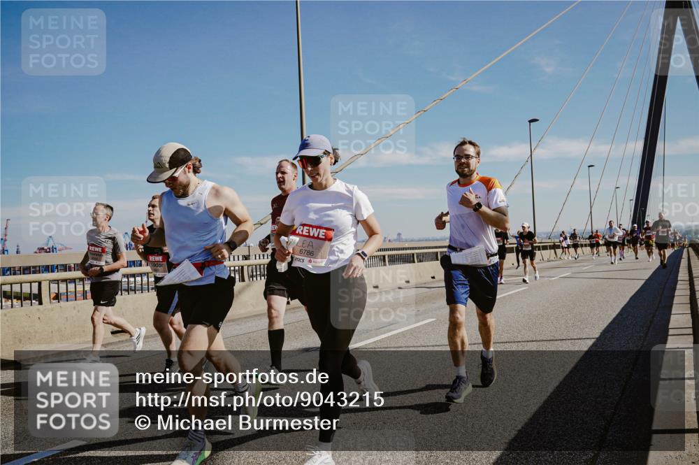 03.10.2025 - Köhlbrandbrückenlauf Michael Burmester http://msf.ph/oto/9043215 03.10.2025 12:24:40 Position 1 6786 meine-sportfotos.de