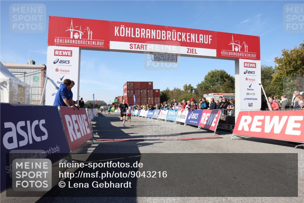 03.10.2025 - Köhlbrandbrückenlauf Lena Gebhardt http://msf.ph/oto/9043216 03.10.2025 12:59:29 Ziel 4108, 4119, 4371, 4940, 6060, 6325, 6484, 6609, 6666 meine-sportfotos.de