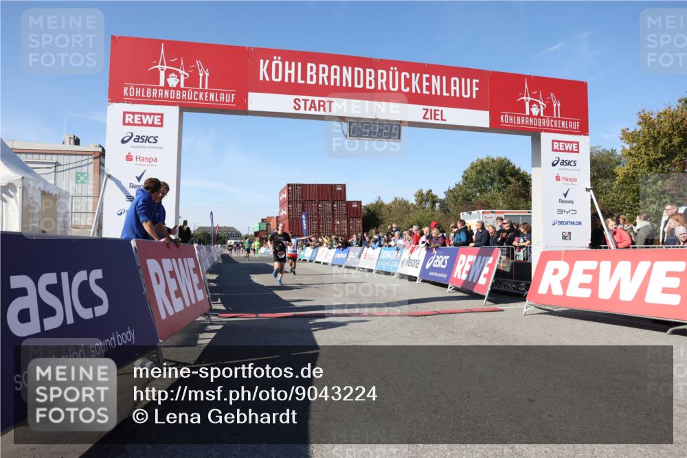 03.10.2025 - Köhlbrandbrückenlauf Lena Gebhardt http://msf.ph/oto/9043224 03.10.2025 12:59:30 Ziel 4108, 4119, 4940, 6060, 6325, 6609, 6666 meine-sportfotos.de