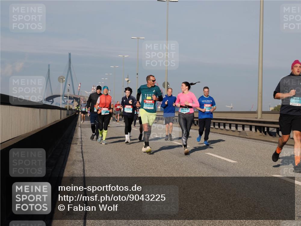 03.10.2025 - Köhlbrandbrückenlauf Fabian Wolf http://msf.ph/oto/9043225 03.10.2025 09:56:23 Position 3 2, 0, 25, 3549, 3146 meine-sportfotos.de