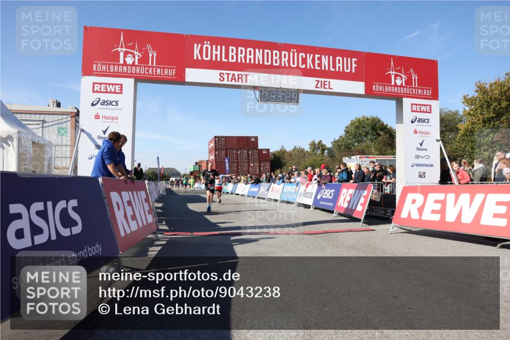 03.10.2025 - Köhlbrandbrückenlauf Lena Gebhardt http://msf.ph/oto/9043238 03.10.2025 12:59:30 Ziel 4108, 4119, 4940, 6060, 6325, 6609, 6666 meine-sportfotos.de