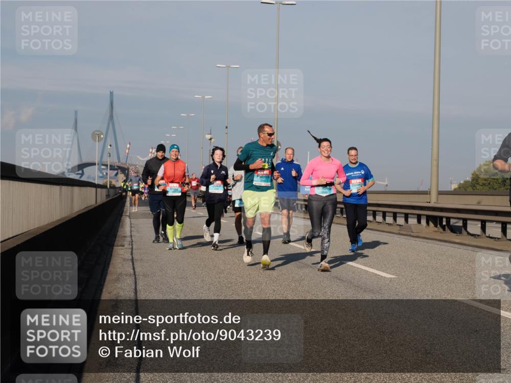 03.10.2025 - Köhlbrandbrückenlauf Fabian Wolf http://msf.ph/oto/9043239 03.10.2025 09:56:23 Position 3  meine-sportfotos.de