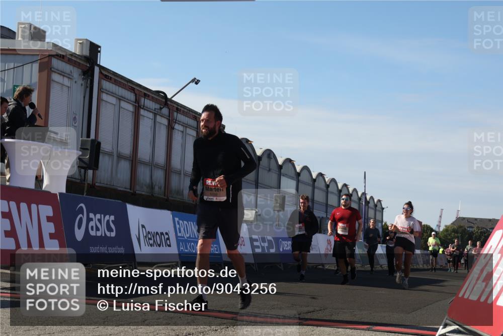 03.10.2025 - Köhlbrandbrückenlauf Luisa Fischer http://msf.ph/oto/9043256 03.10.2025 13:38:18 Ziel 4435, 5139, 5335, 5509, 5632, 6581, 6582, 6583 meine-sportfotos.de