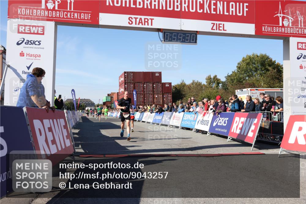 03.10.2025 - Köhlbrandbrückenlauf Lena Gebhardt http://msf.ph/oto/9043257 03.10.2025 12:59:30 Ziel 4108, 4119, 4940, 6060, 6325, 6609, 6666 meine-sportfotos.de