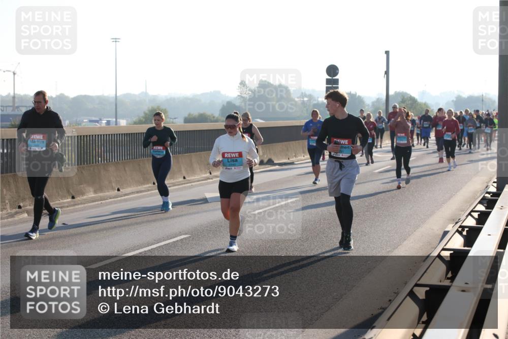 03.10.2025 - Köhlbrandbrückenlauf Lena Gebhardt http://msf.ph/oto/9043273 03.10.2025 09:26:31 Position 1 2340 meine-sportfotos.de