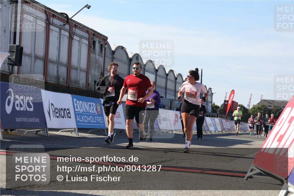 03.10.2025 - Köhlbrandbrückenlauf Luisa Fischer http://msf.ph/oto/9043287 03.10.2025 13:38:20 Ziel 4435, 5139, 5335, 5509, 6581, 6582, 6583 meine-sportfotos.de