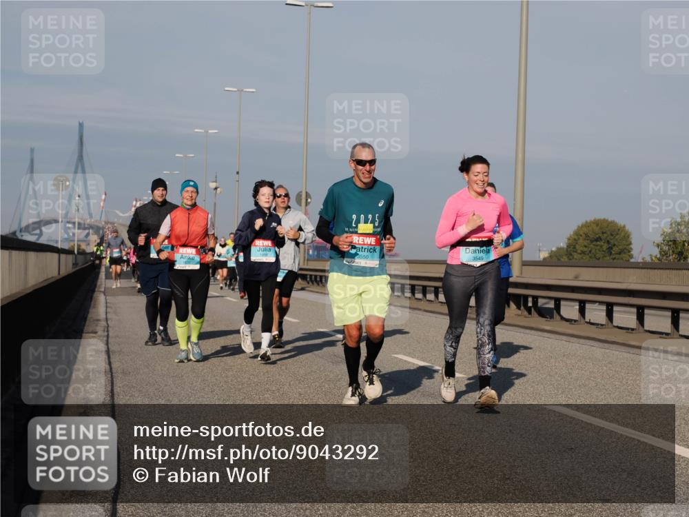 03.10.2025 - Köhlbrandbrückenlauf Fabian Wolf http://msf.ph/oto/9043292 03.10.2025 09:56:25 Position 3 12, 2, 0, 25, 3550, 3549 meine-sportfotos.de