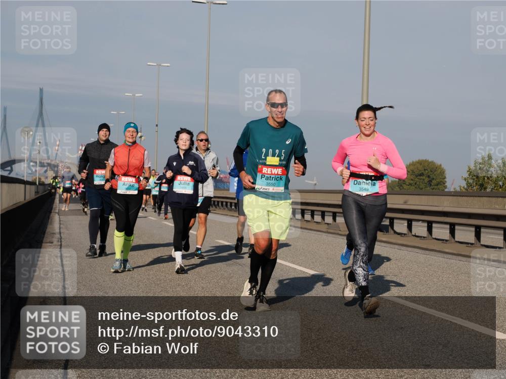 03.10.2025 - Köhlbrandbrückenlauf Fabian Wolf http://msf.ph/oto/9043310 03.10.2025 09:56:25 Position 3 2, 025, 3550, 3549, 1909 meine-sportfotos.de