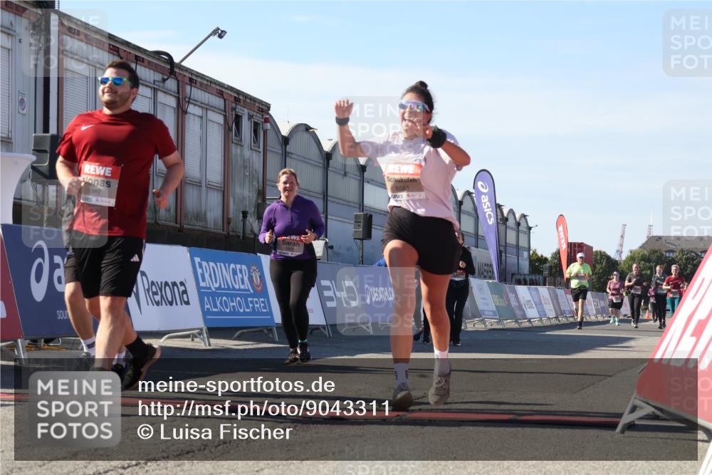 03.10.2025 - Köhlbrandbrückenlauf Luisa Fischer http://msf.ph/oto/9043311 03.10.2025 13:38:22 Ziel 4435, 4697, 5139, 5335, 5439, 5509, 6581, 6582, 6583 meine-sportfotos.de