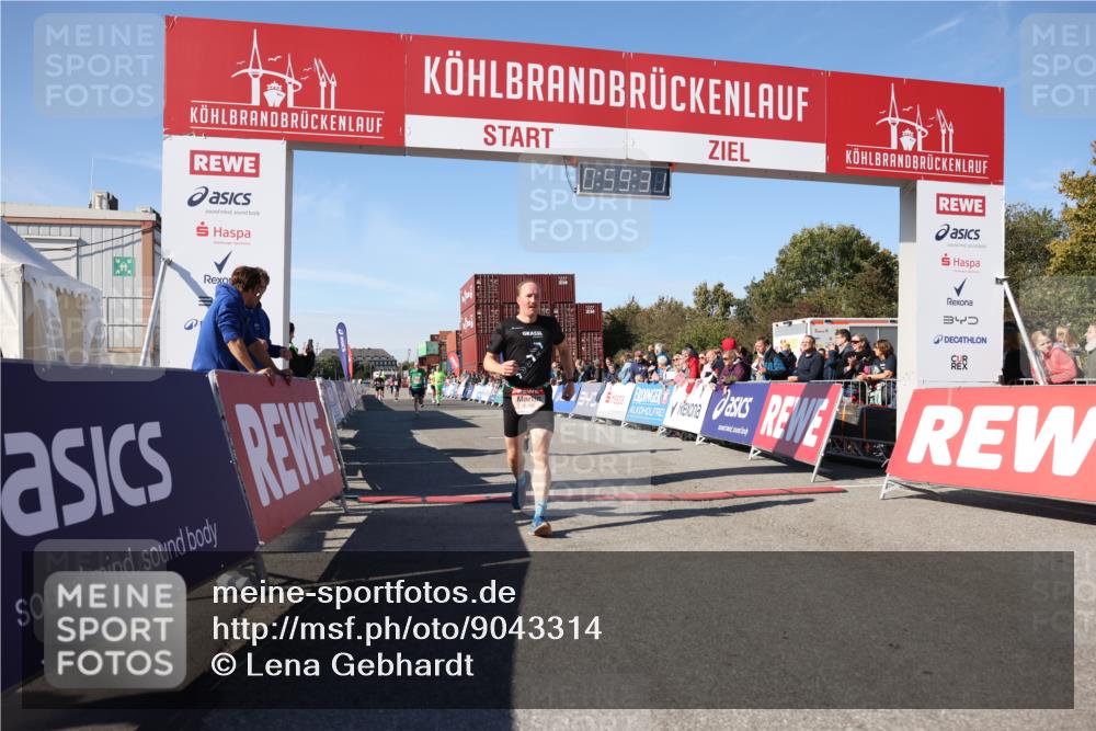 03.10.2025 - Köhlbrandbrückenlauf Lena Gebhardt http://msf.ph/oto/9043314 03.10.2025 12:59:32 Ziel 4108, 4119, 4270, 4475, 4940, 6060, 6325, 6666 meine-sportfotos.de