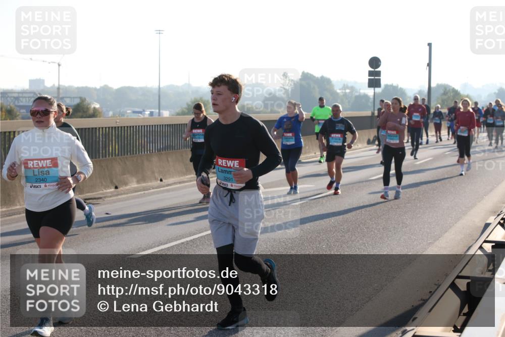 03.10.2025 - Köhlbrandbrückenlauf Lena Gebhardt http://msf.ph/oto/9043318 03.10.2025 09:26:33 Position 1 2340, 3291 meine-sportfotos.de