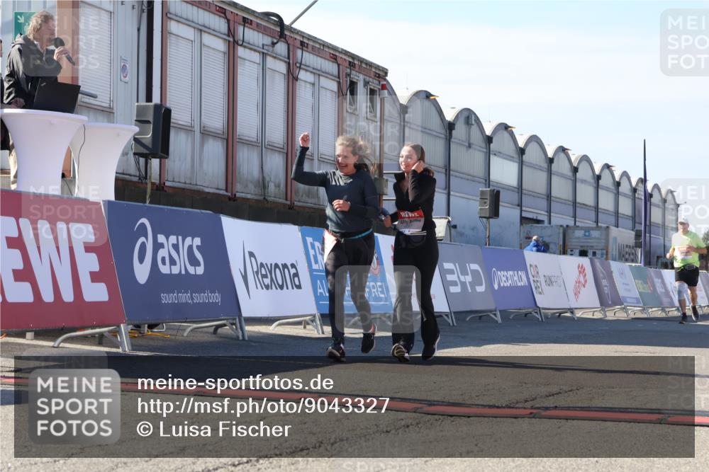 03.10.2025 - Köhlbrandbrückenlauf Luisa Fischer http://msf.ph/oto/9043327 03.10.2025 13:38:26 Ziel 4435, 4697, 5139, 5335, 5439, 5509, 6581, 6582, 6583 meine-sportfotos.de