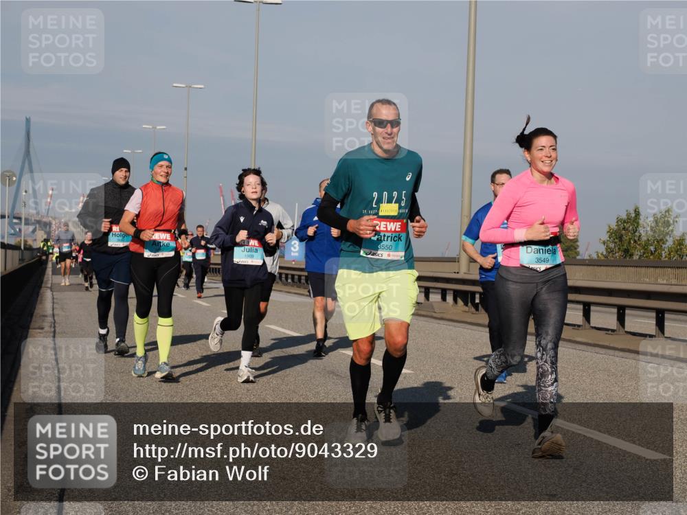 03.10.2025 - Köhlbrandbrückenlauf Fabian Wolf http://msf.ph/oto/9043329 03.10.2025 09:56:26 Position 3 1909, 2025, 39, 3550, 3549 meine-sportfotos.de