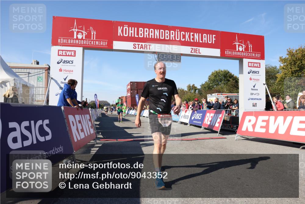 03.10.2025 - Köhlbrandbrückenlauf Lena Gebhardt http://msf.ph/oto/9043352 03.10.2025 12:59:33 Ziel 4119, 4270, 4475, 4940, 6060, 6325, 6616, 6666 meine-sportfotos.de