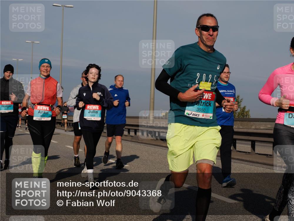 03.10.2025 - Köhlbrandbrückenlauf Fabian Wolf http://msf.ph/oto/9043368 03.10.2025 09:56:27 Position 3 3680, 1632, 1909, 2025, 39, 3550 meine-sportfotos.de