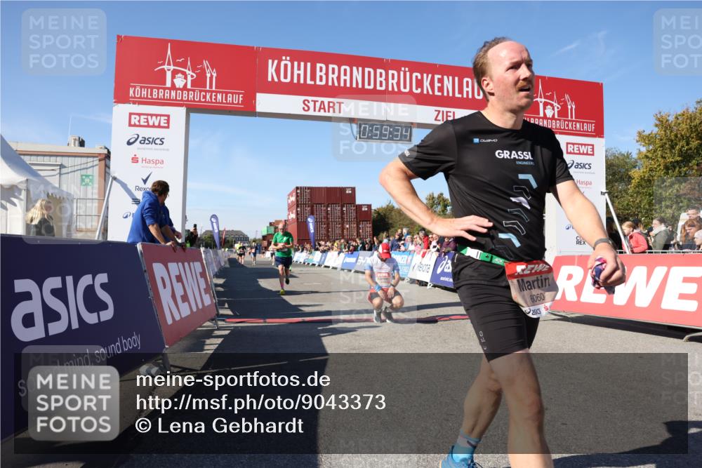 03.10.2025 - Köhlbrandbrückenlauf Lena Gebhardt http://msf.ph/oto/9043373 03.10.2025 12:59:34 Ziel 4111, 4119, 4215, 4270, 4475, 6060, 6325, 6616, 6666 meine-sportfotos.de