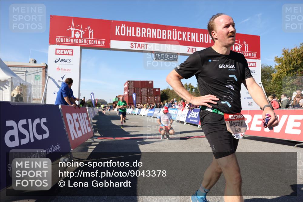 03.10.2025 - Köhlbrandbrückenlauf Lena Gebhardt http://msf.ph/oto/9043378 03.10.2025 12:59:34 Ziel 4111, 4119, 4215, 4270, 4475, 6060, 6325, 6616, 6666 meine-sportfotos.de