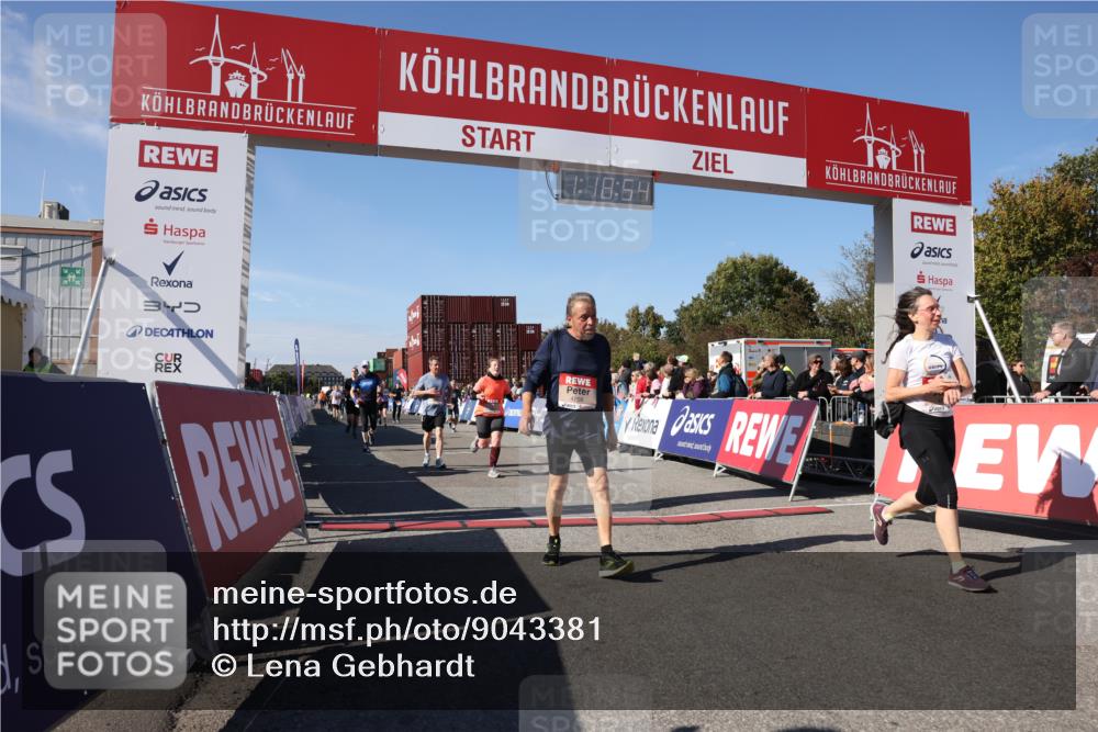 03.10.2025 - Köhlbrandbrückenlauf Lena Gebhardt http://msf.ph/oto/9043381 03.10.2025 13:18:55 Ziel 4077, 4556, 4676, 4756, 4889, 5304, 5449, 5974, 6267, 6506, 6556, 6573, 6795 meine-sportfotos.de